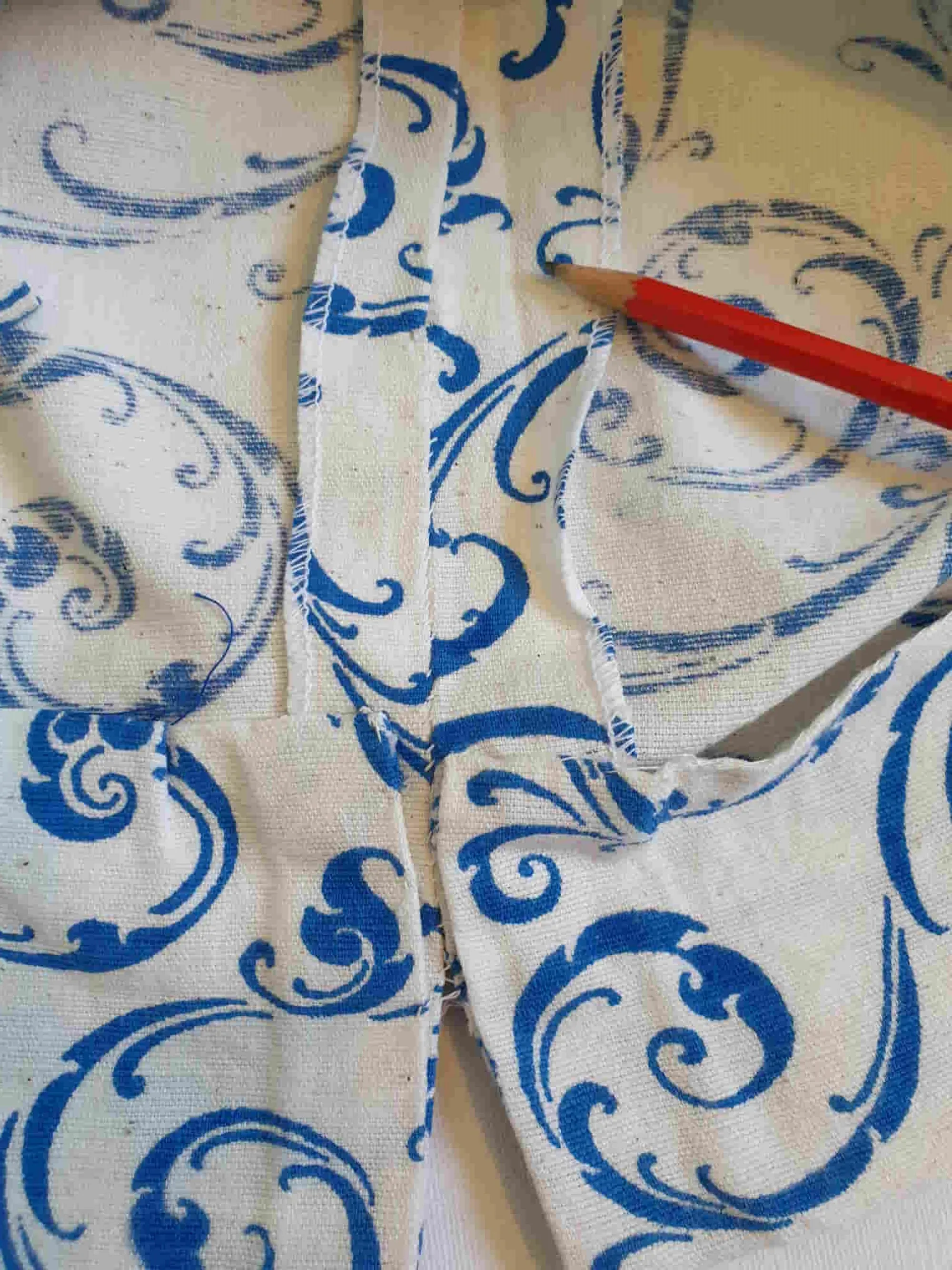 1960s Blue and White Linen Shift Dress With Ruffles - Bust 84 cm