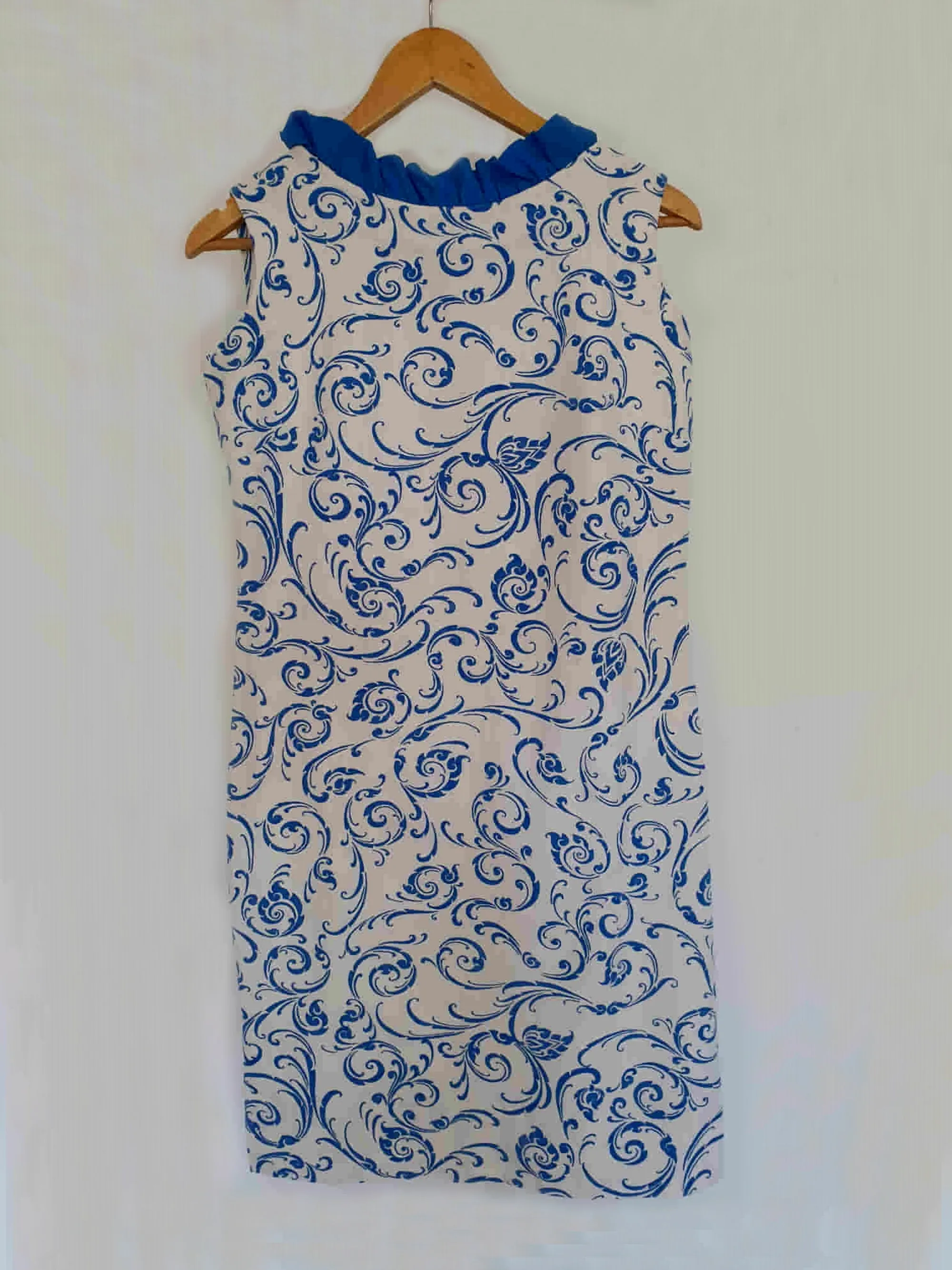 1960s Blue and White Linen Shift Dress With Ruffles - Bust 84 cm