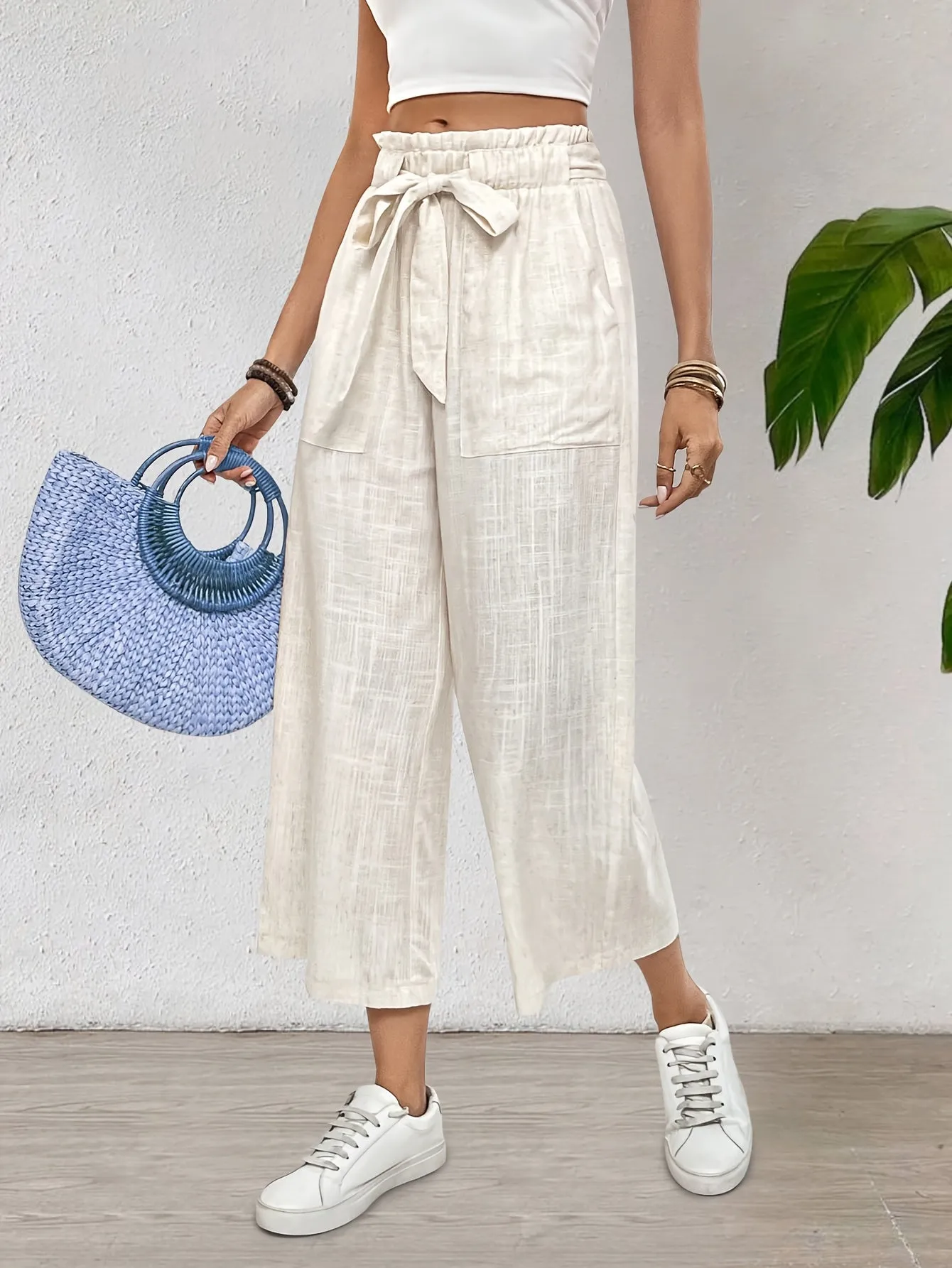 Amara – Elegant Cropped Wide-Leg Pants