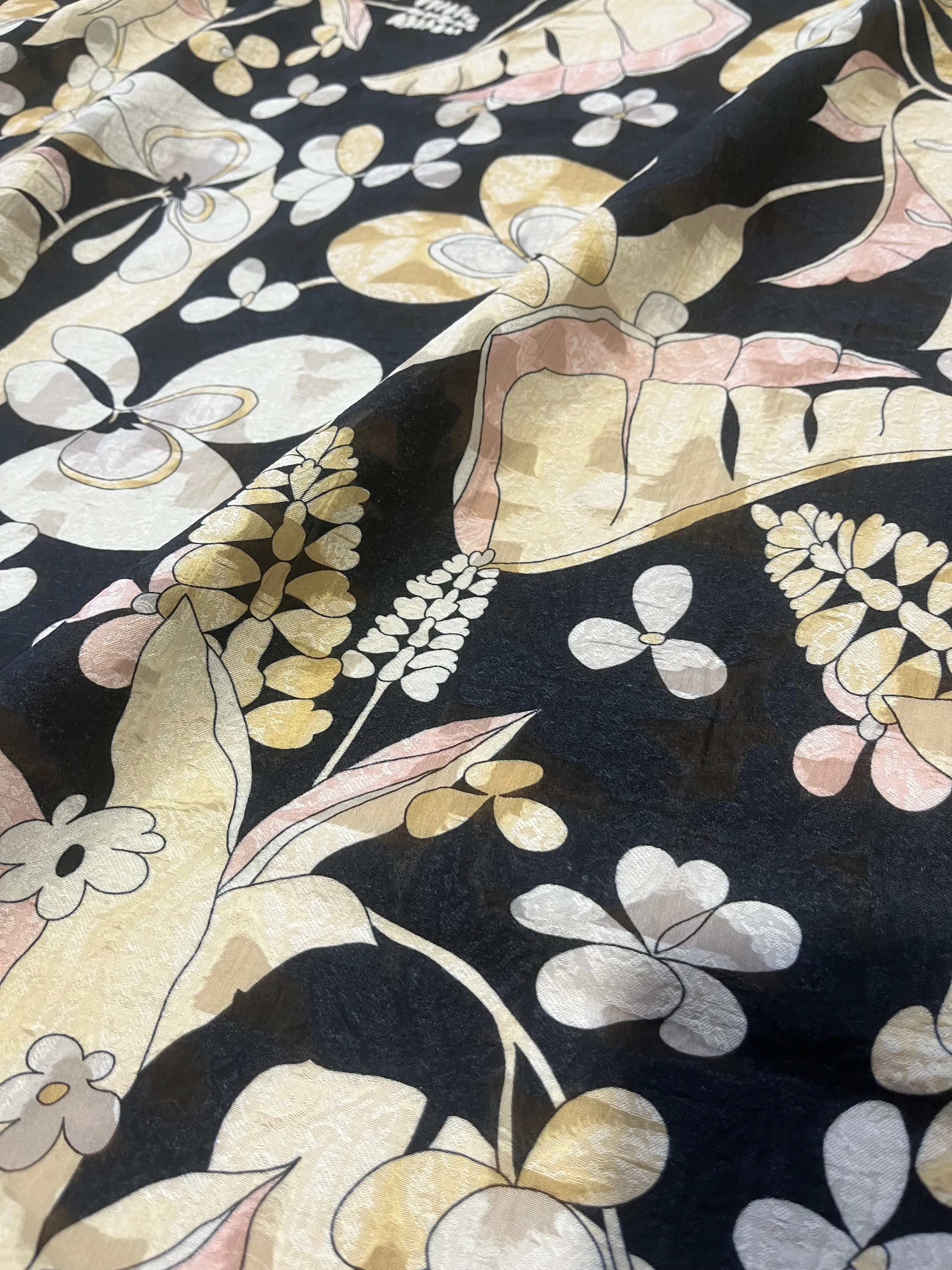 B01 Alberto 005 Silk dévoré ( burnout) with flower print