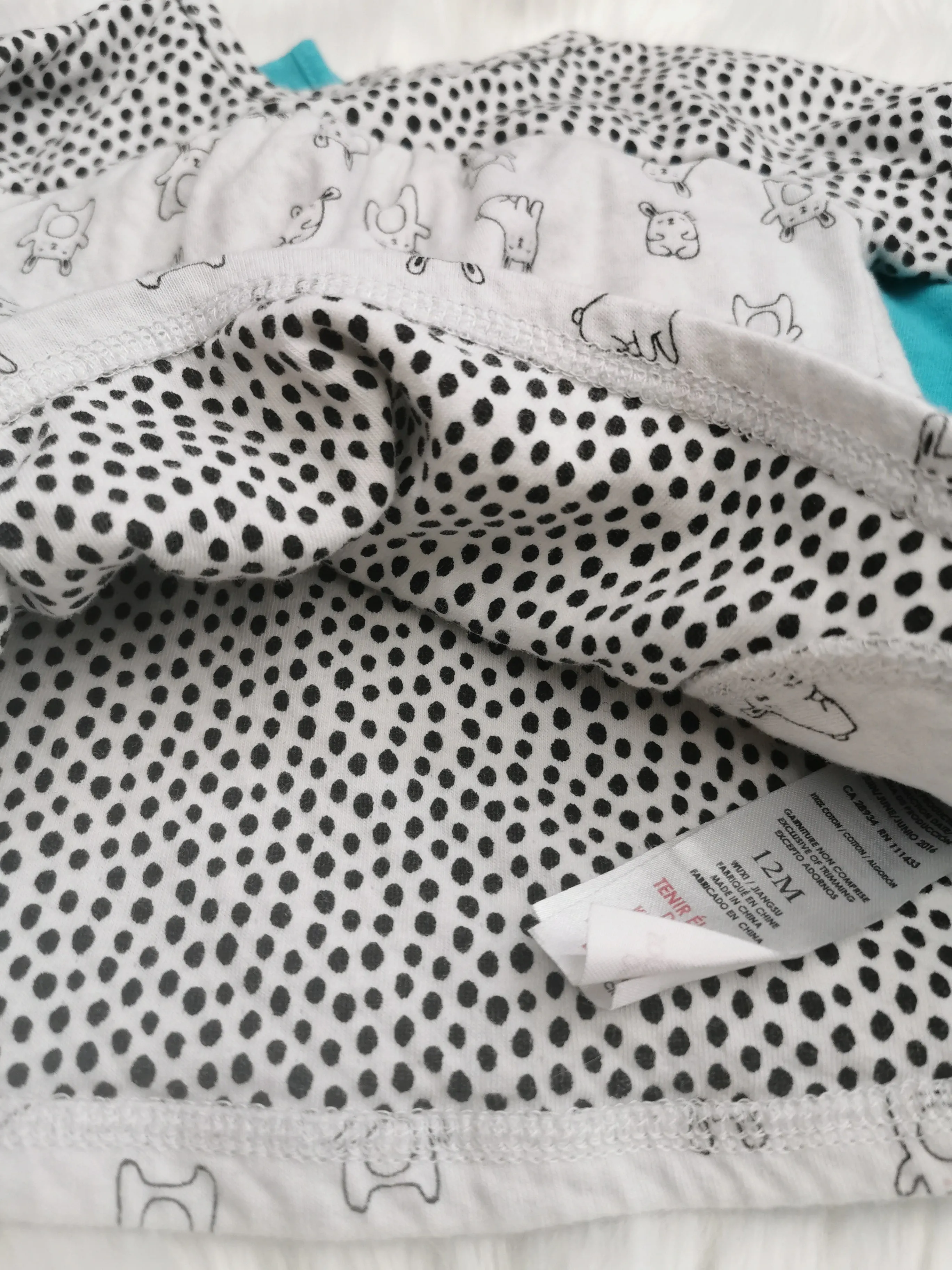 BABY GIRL SIZE 12 MONTHS - PETIT LEM / JUMPING BEANS, 2 Pack Longsleeve Graphic Tops EUC B24