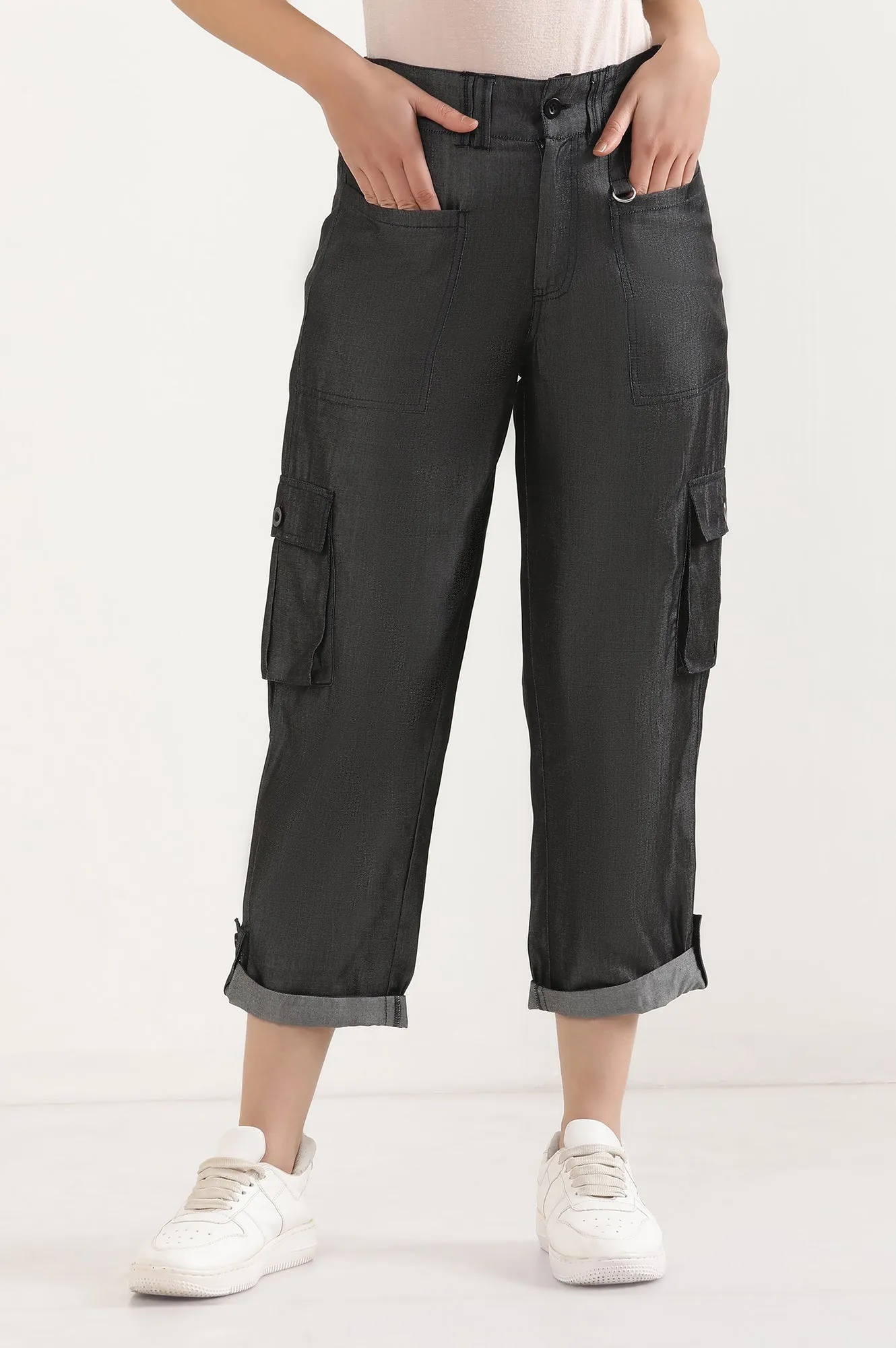 Black Six Pockets Cropped Cargo Pants