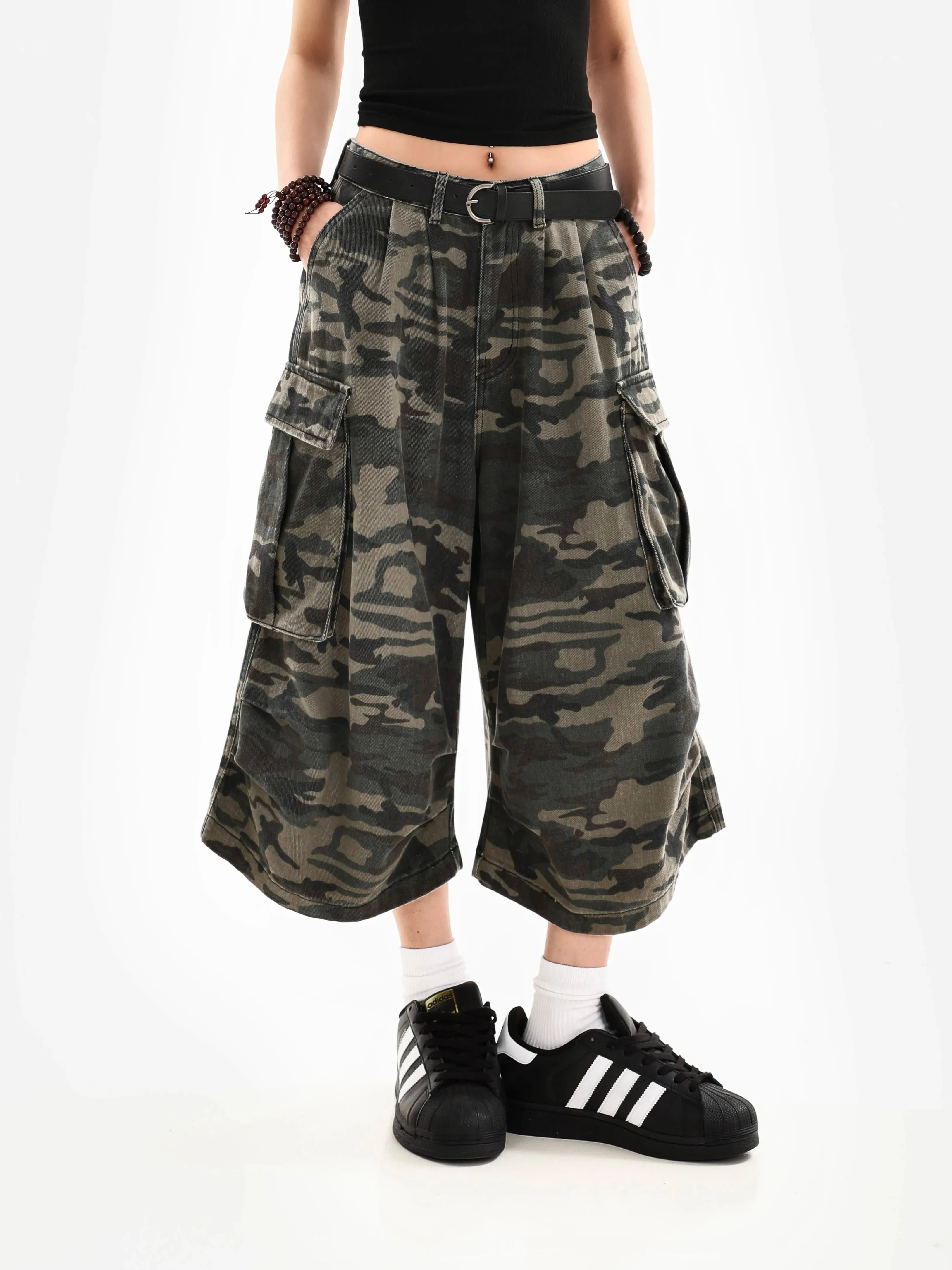 Camo Cropped Capri Trousers