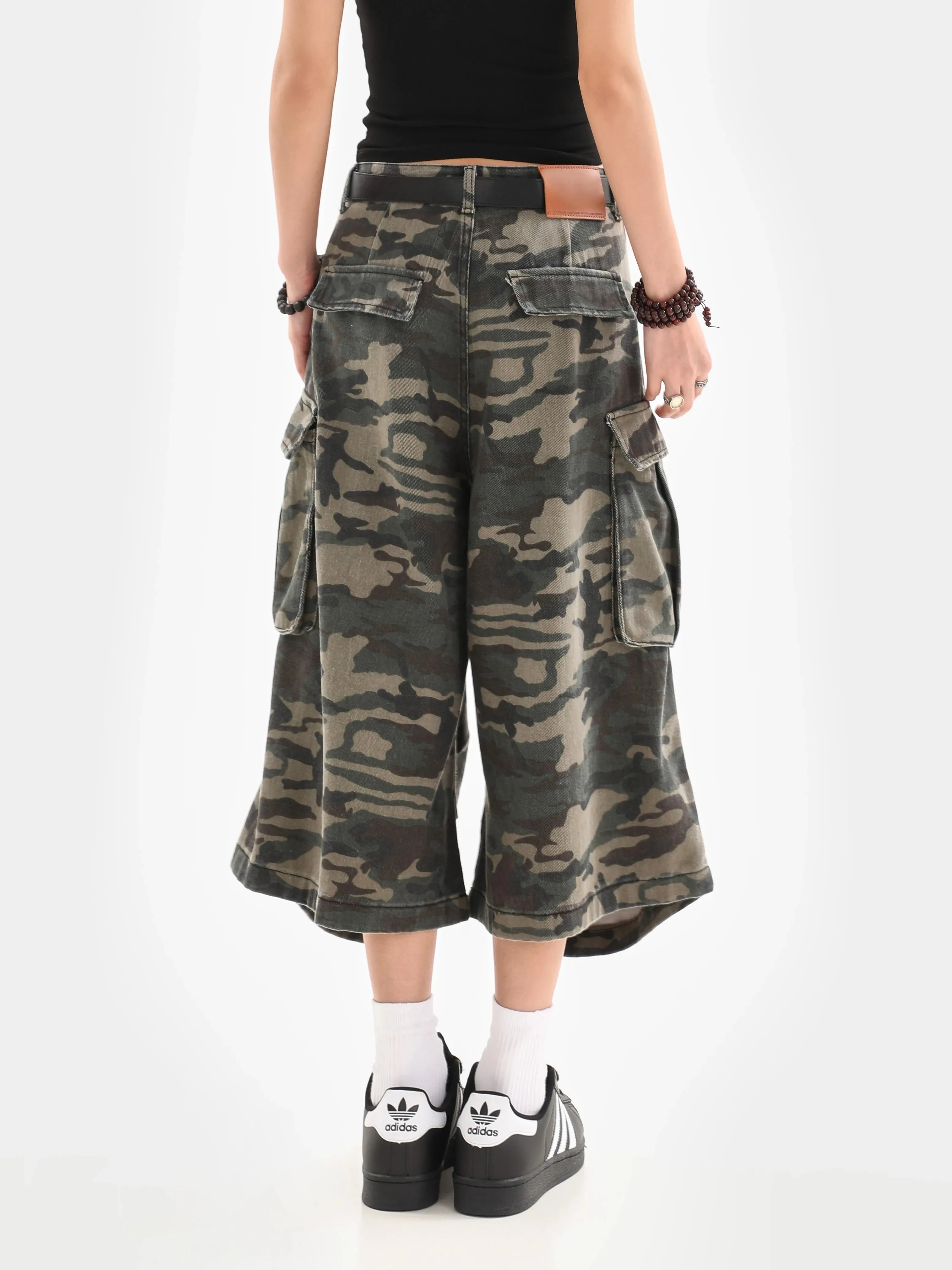 Camo Cropped Capri Trousers
