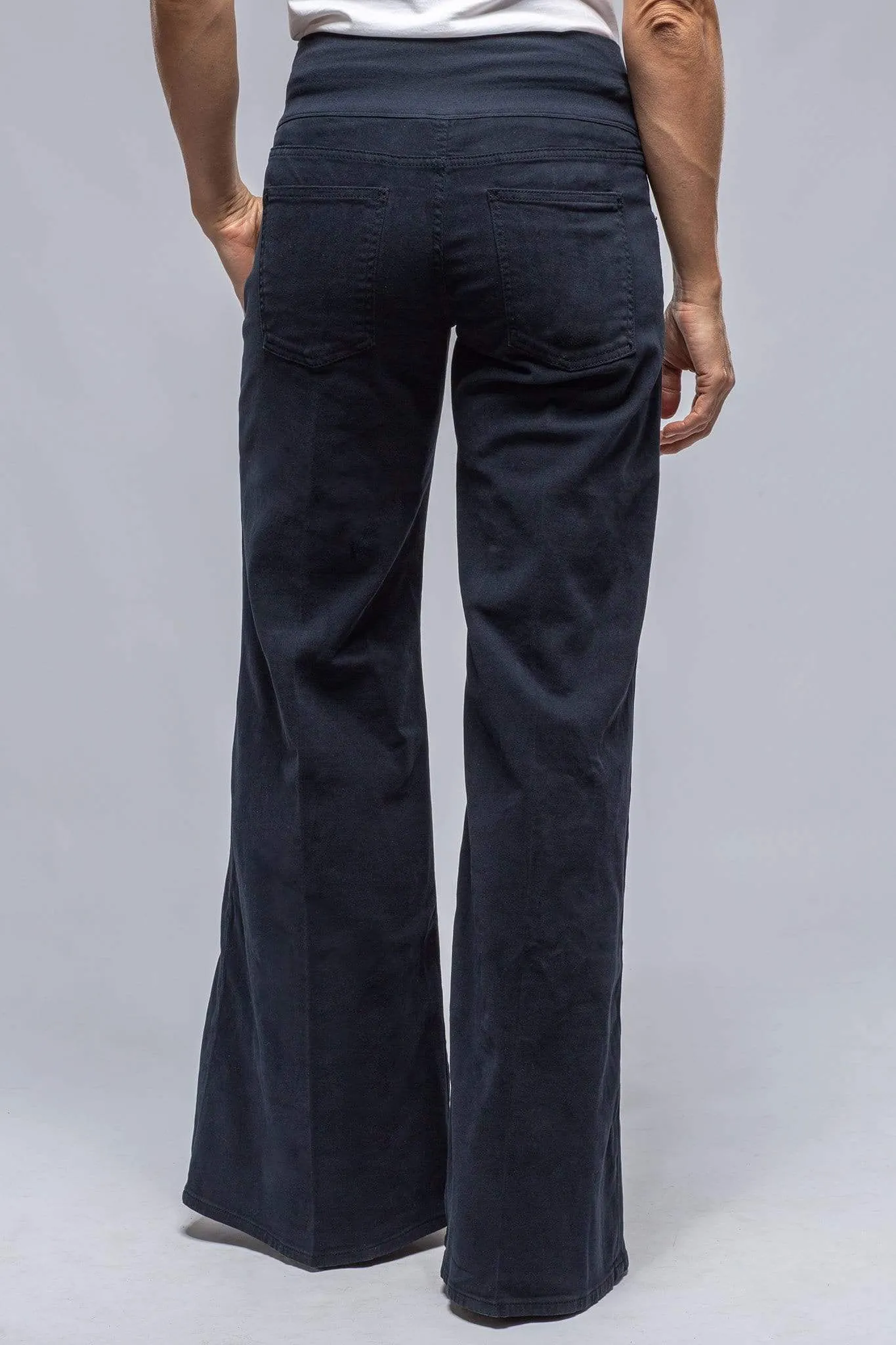 Cara Wide Leg Cotton Pant In Navy