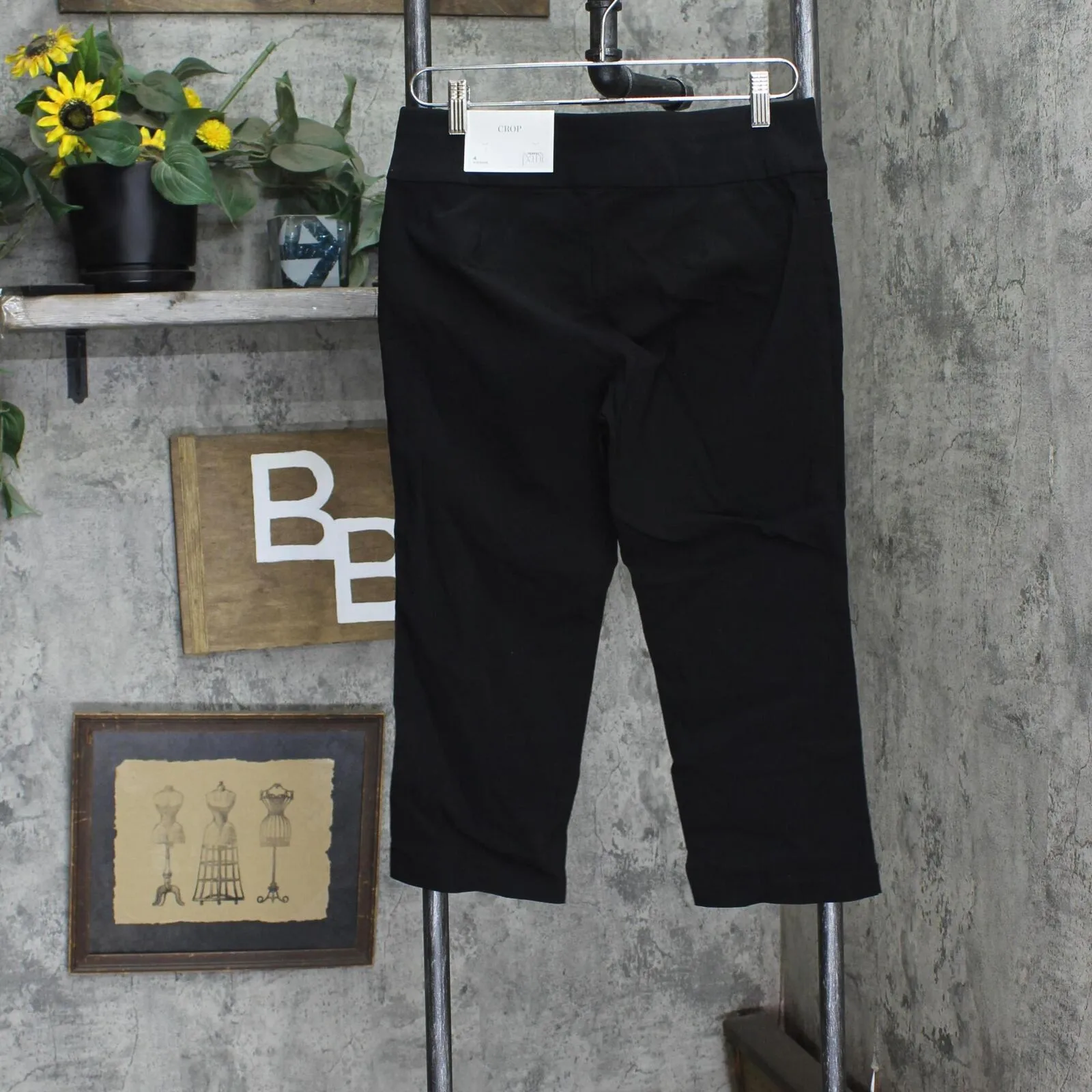 Christopher and Banks Womens Cropped Stretch Pull On Pants Black 4