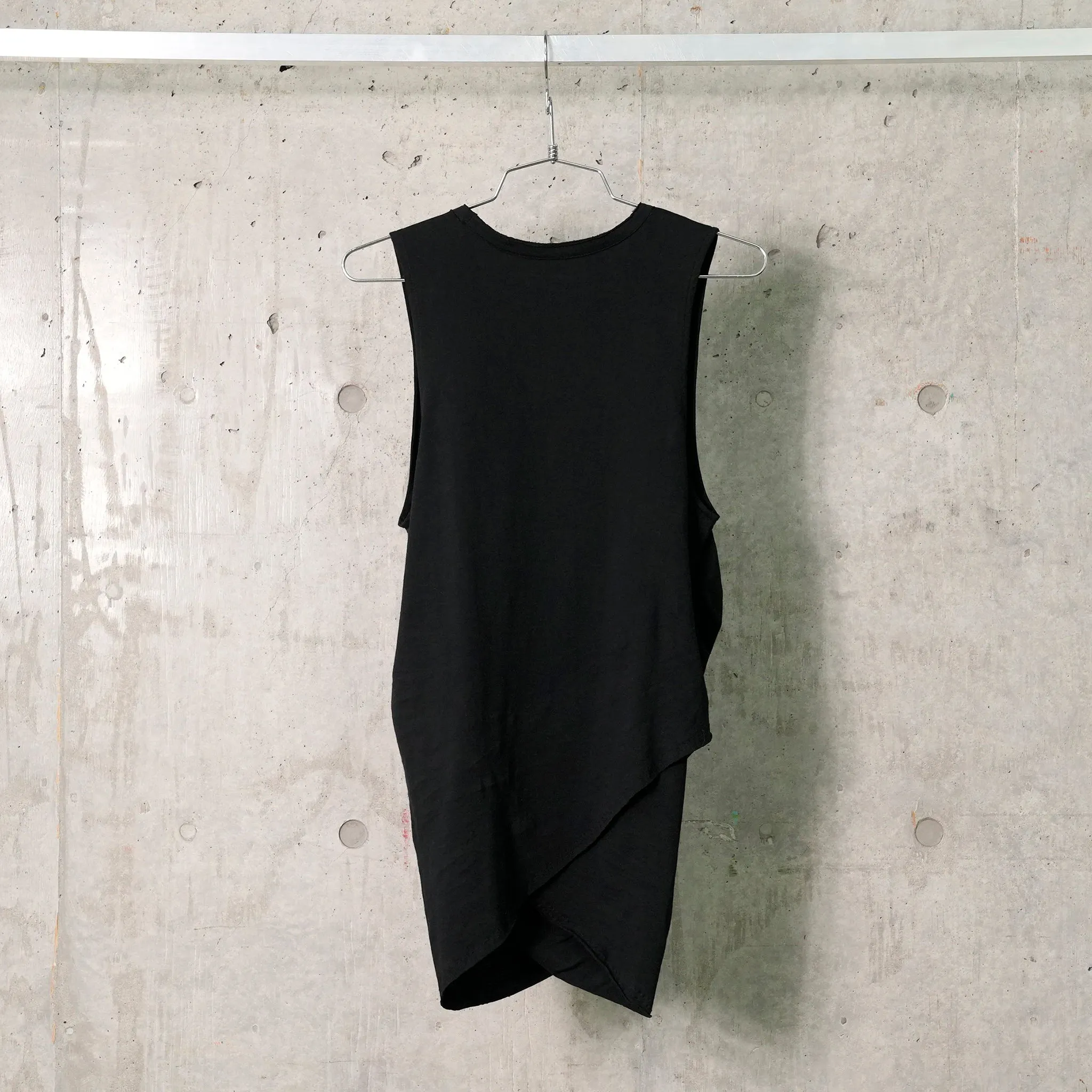 DRAPED TANK TOP / BLACK