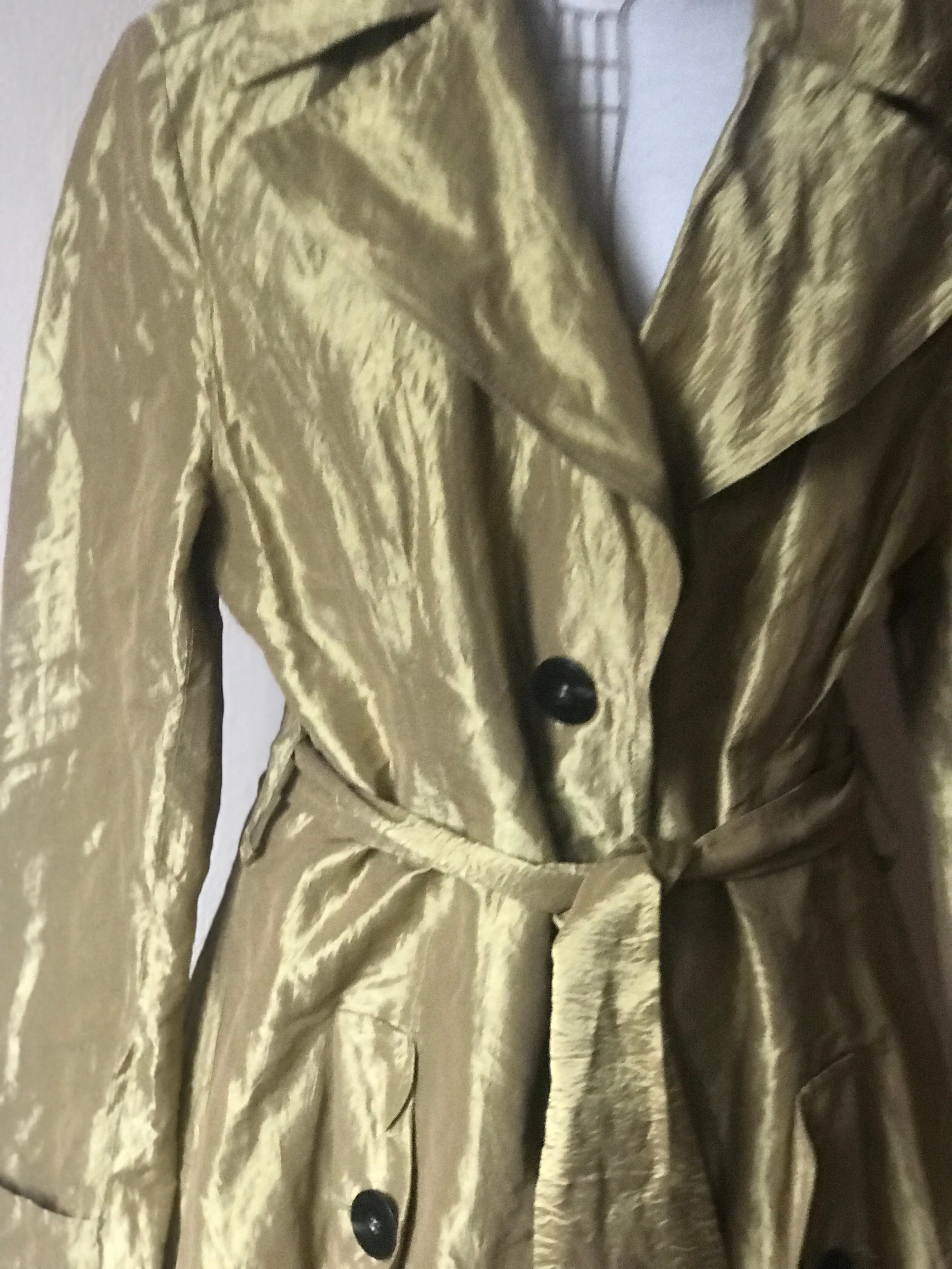 Elegance Paris gold trench coat (42)