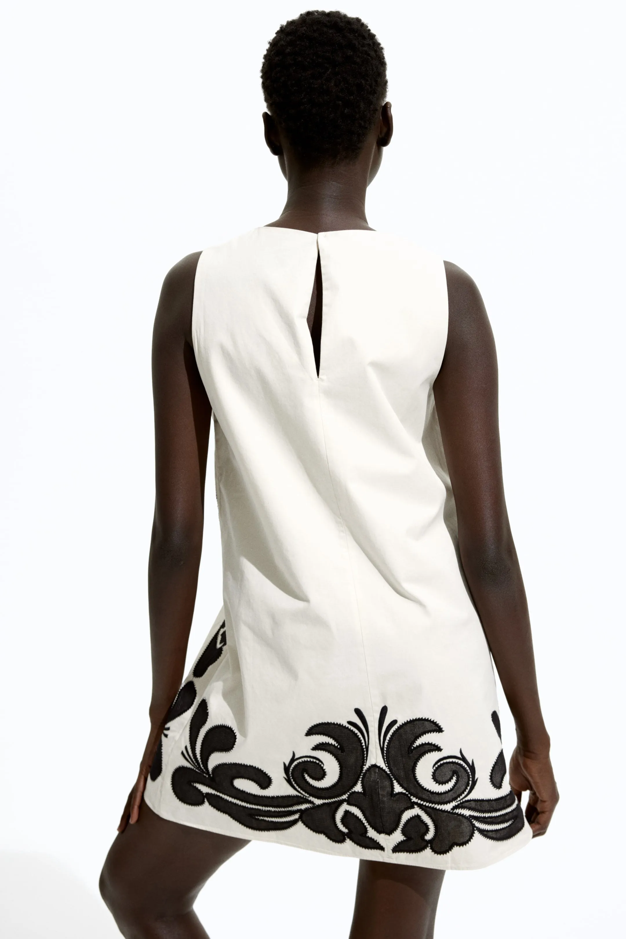Embroidered shift dress