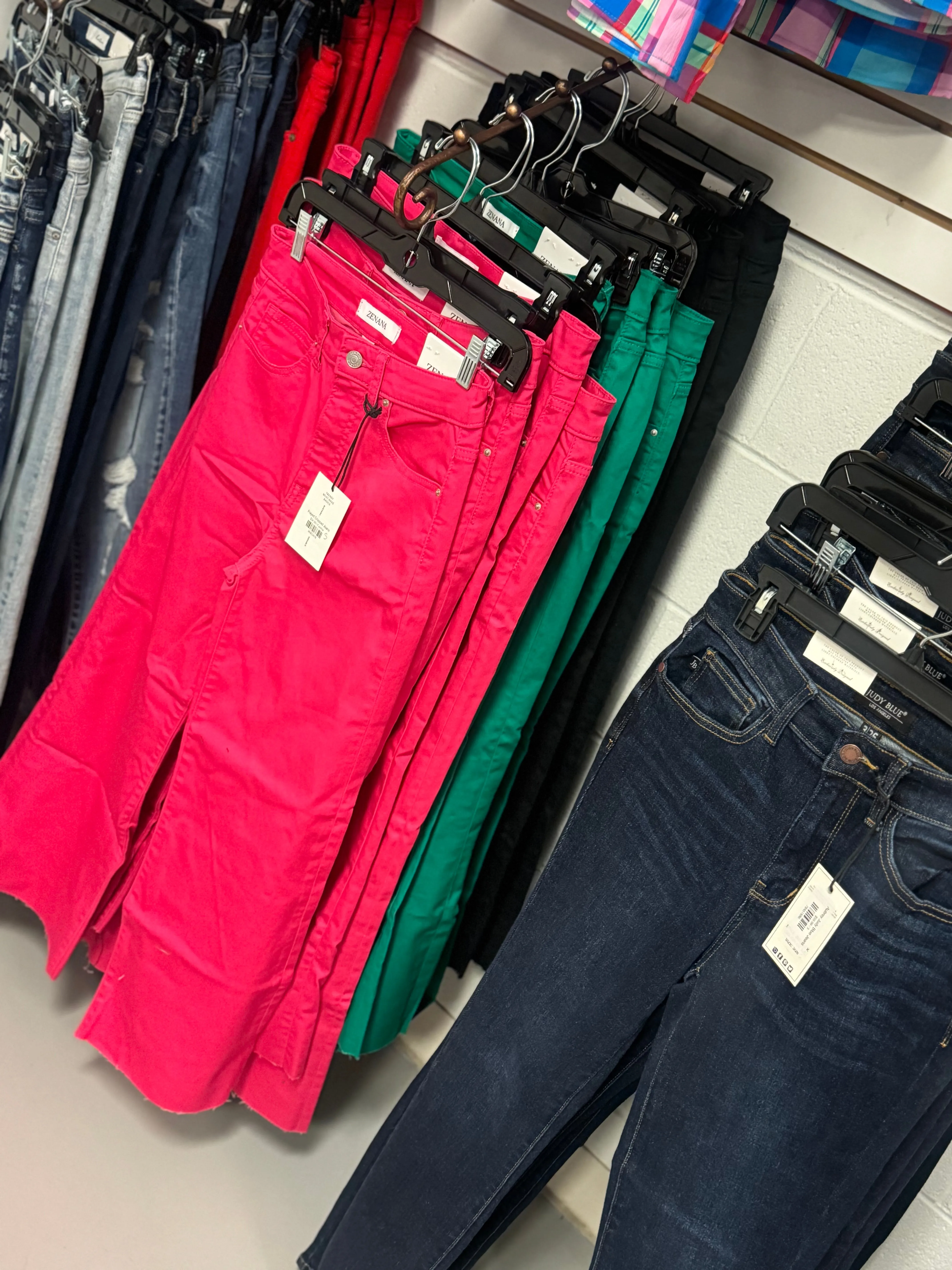 Frayed Cropped Jeans