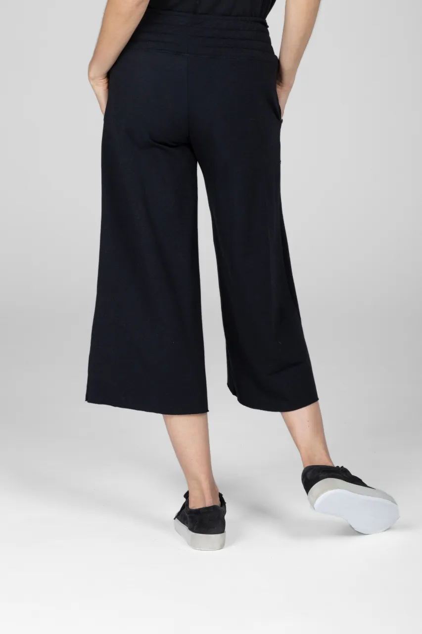 KIRAGRACE COZY BOHO CROP YOGA PANT: BLACK