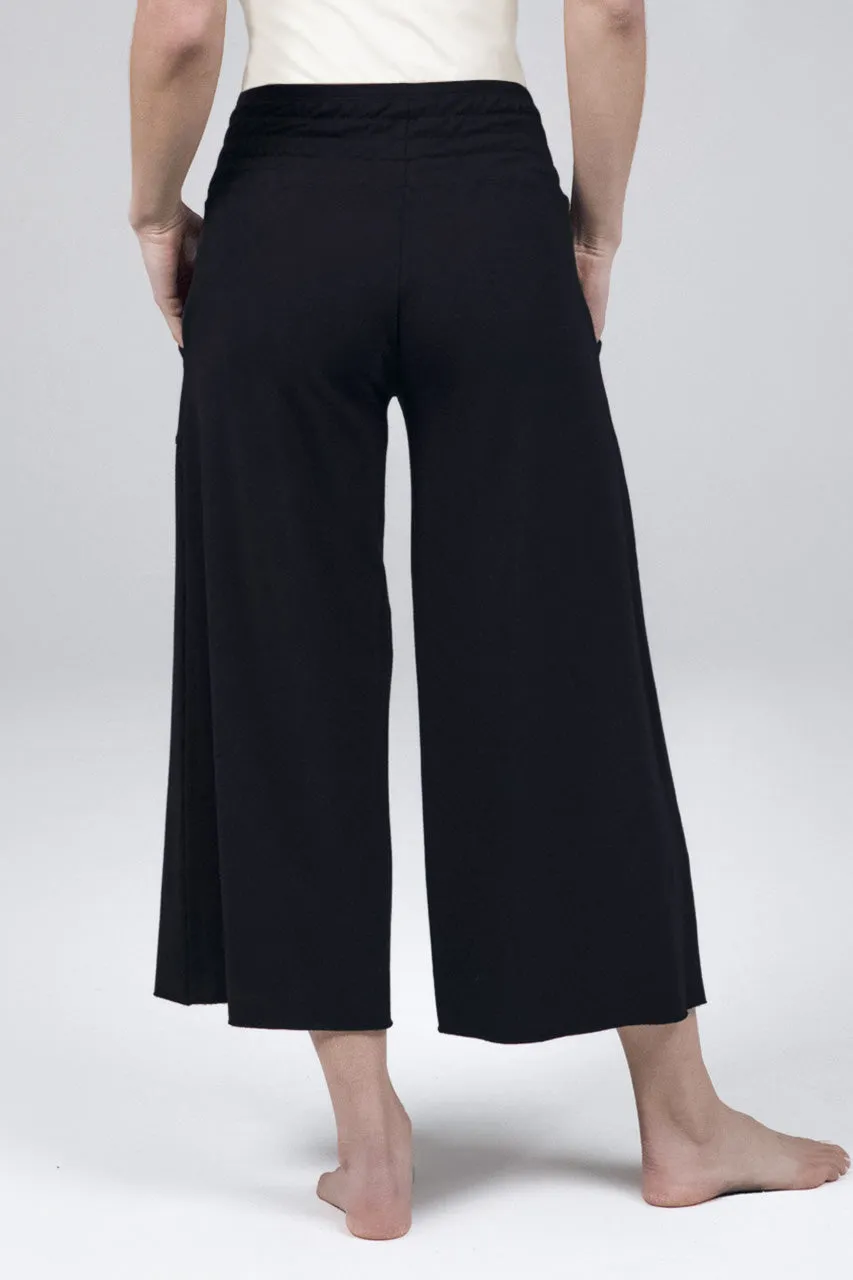 KIRAGRACE COZY BOHO CROP YOGA PANT: BLACK