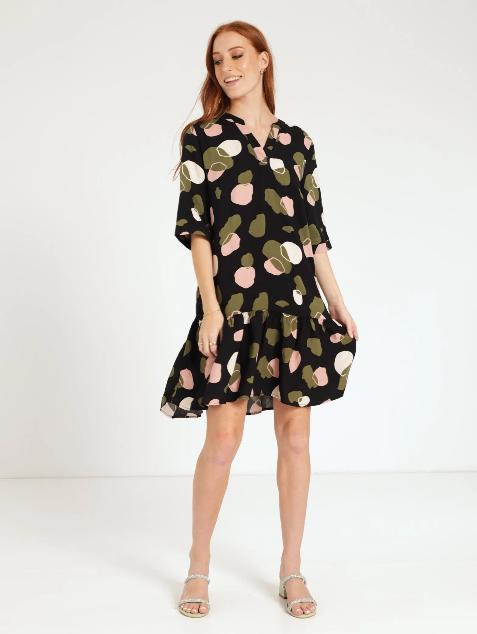 Ladies Short Sleeve Drop Hem Shift Dress - Black