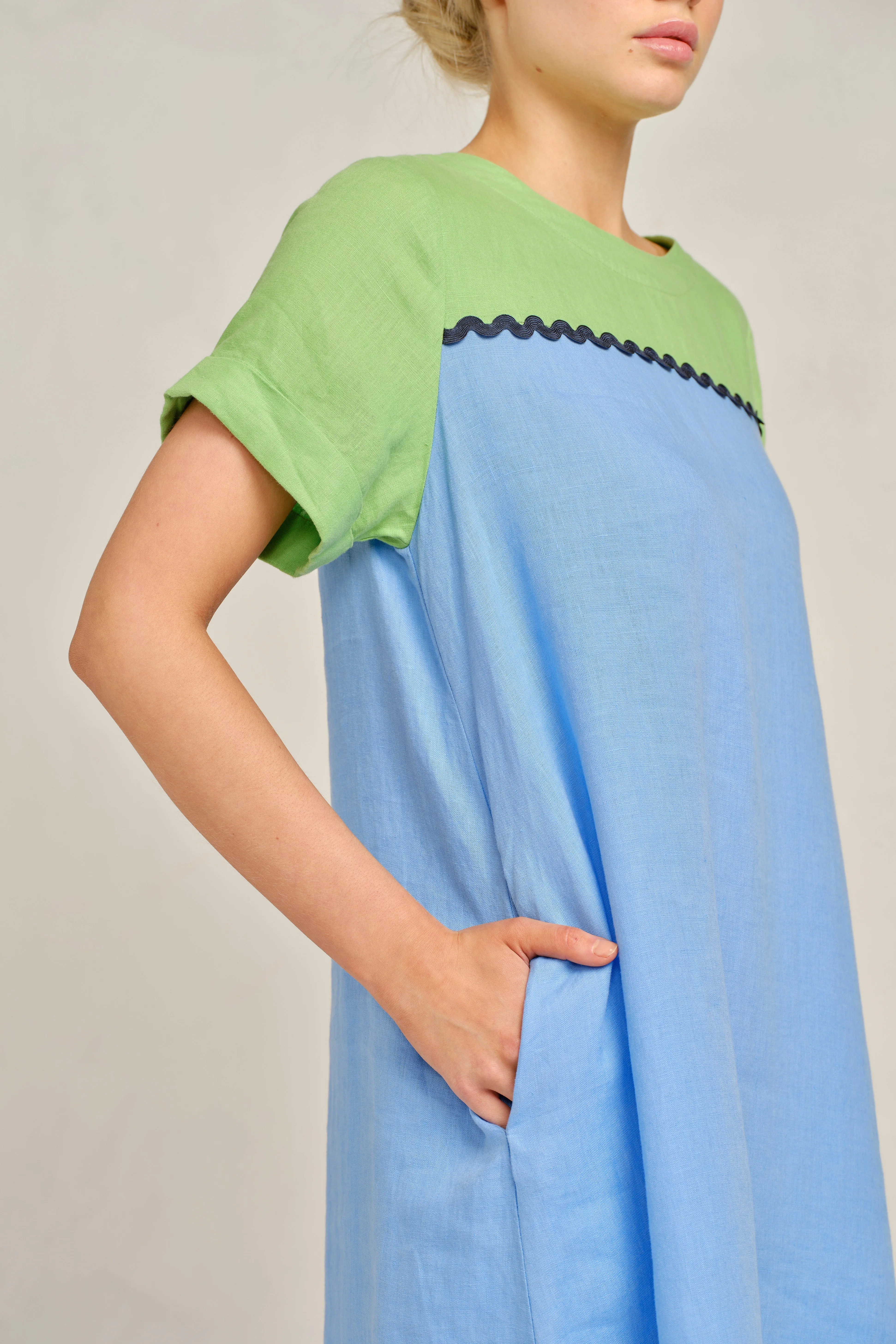 Laine Linen Wave Dress in Cornflower