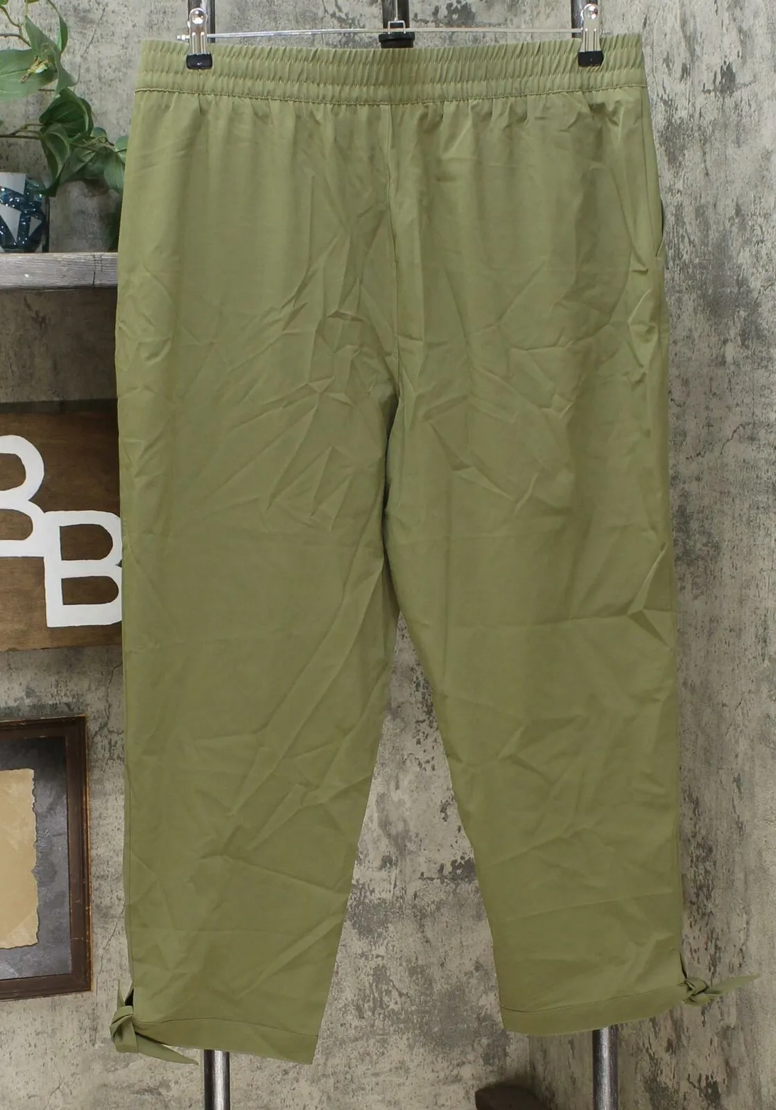 Lemon Way Women's Plus Size On the Move Stretch Tech Crop Pants