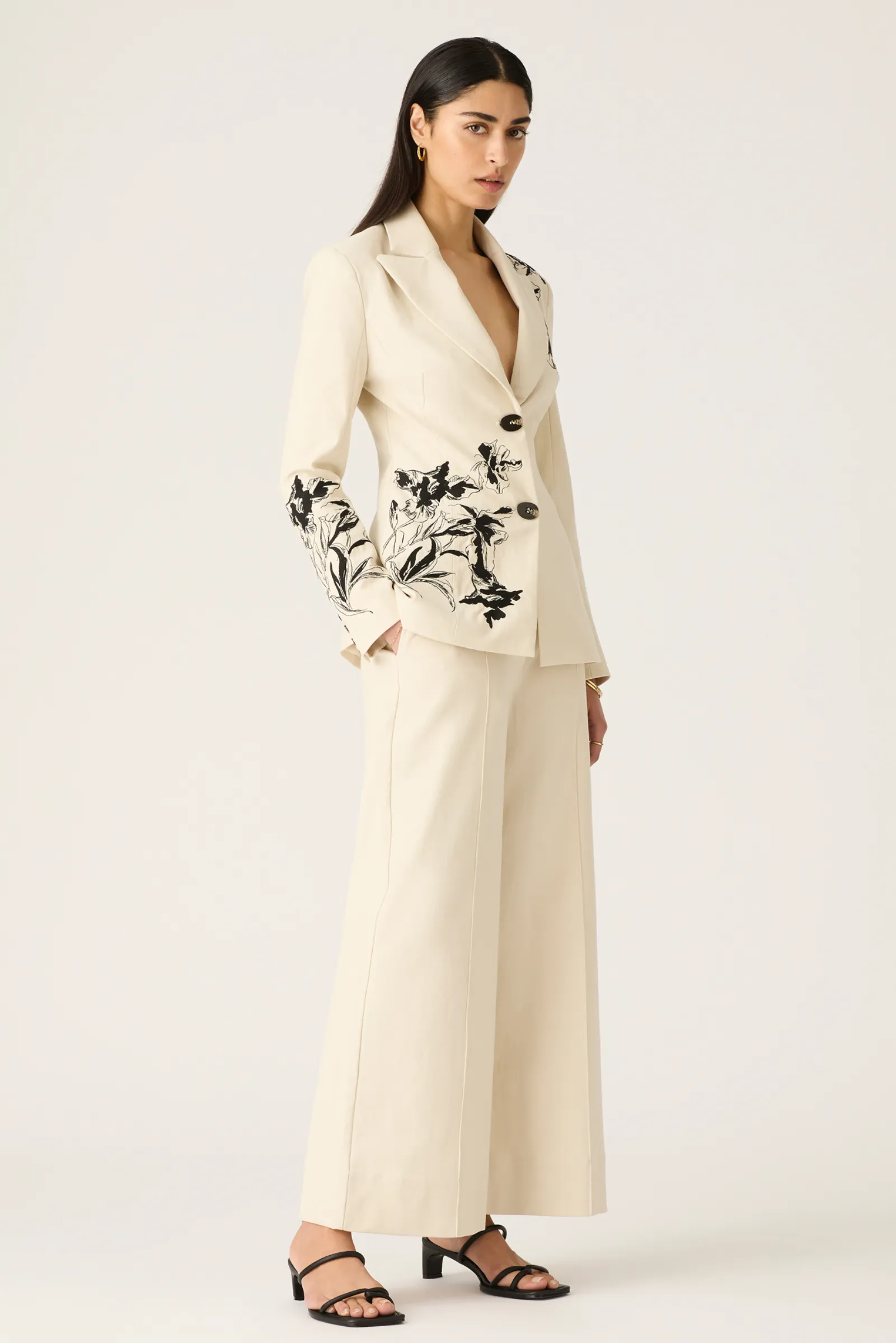 Lis Embroidery Blazer - Ivory