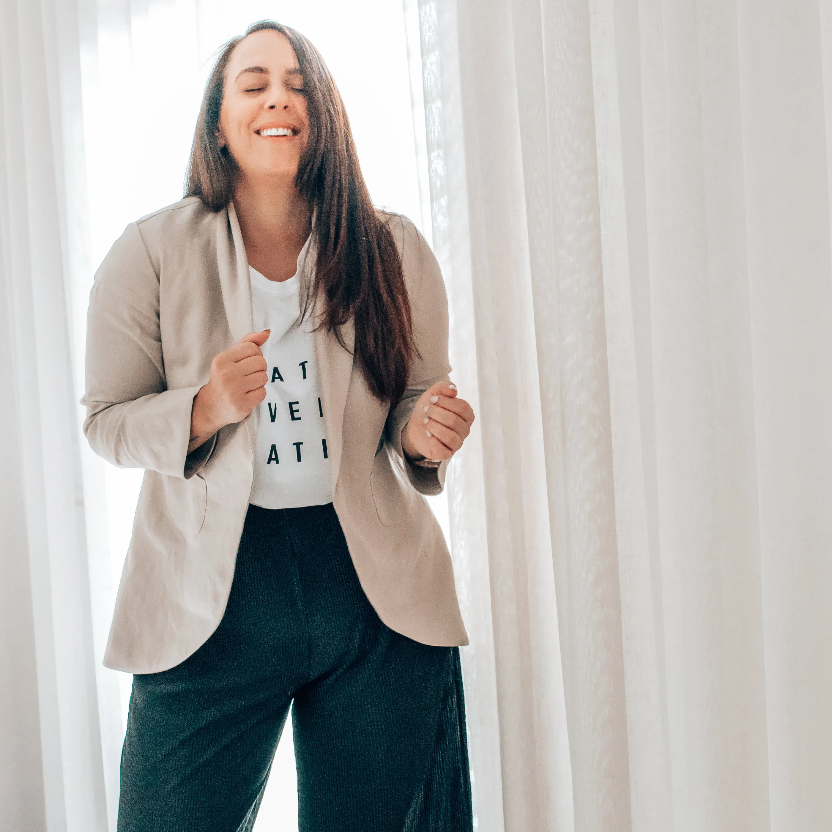 Nisantasi Linen Jacket - Latte