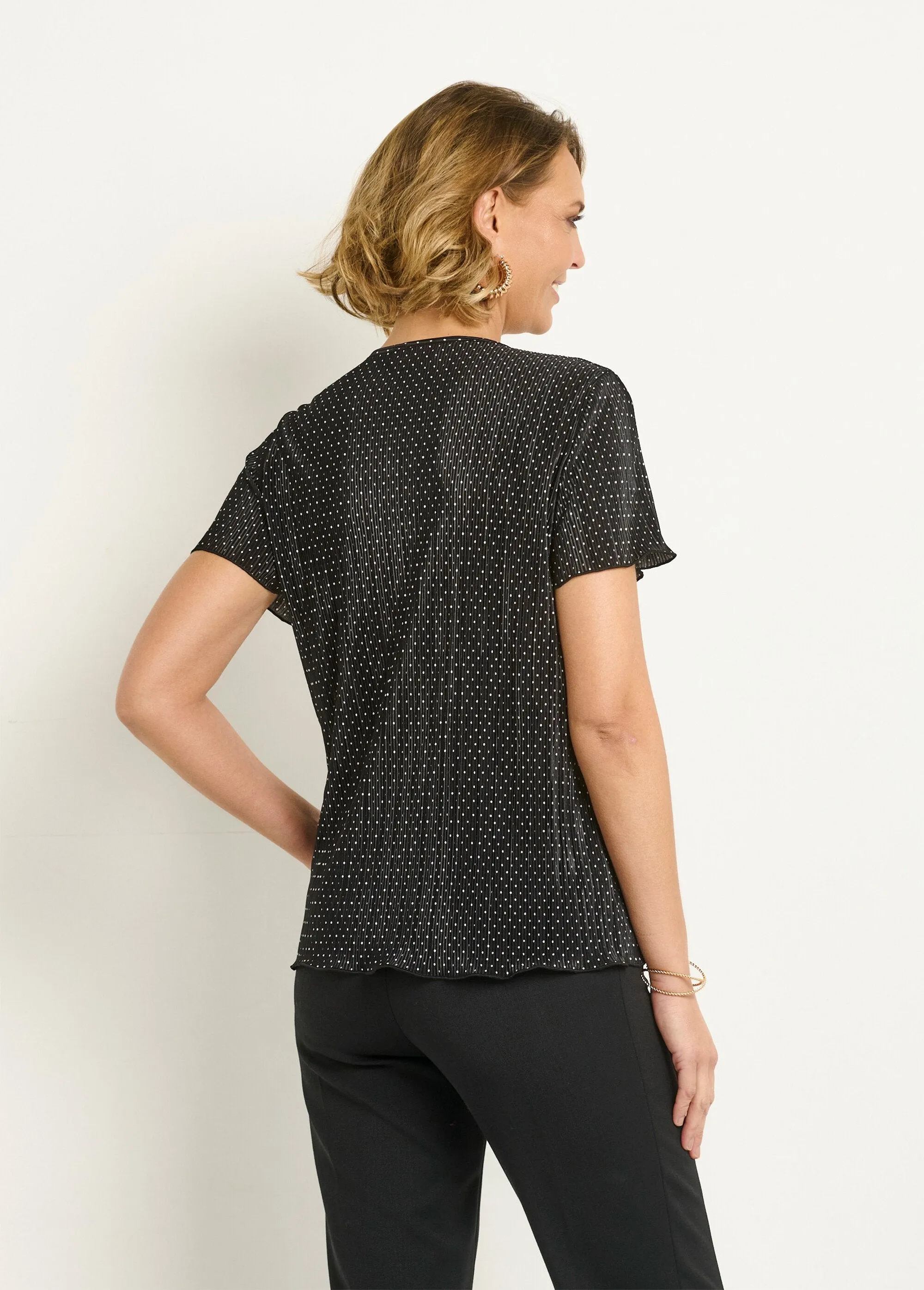 Pleated polka dot t-shirt with flared round neck