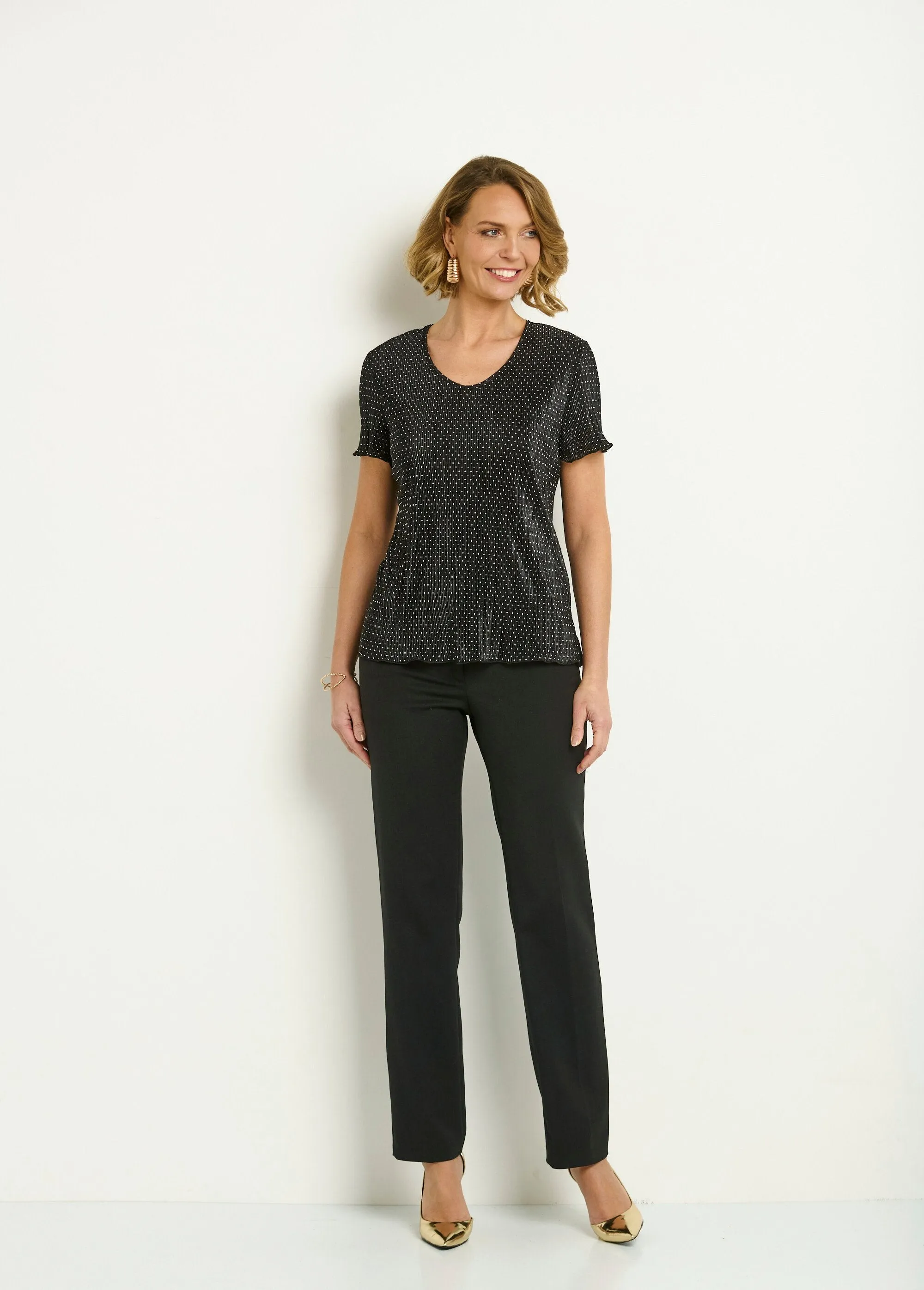 Pleated polka dot t-shirt with flared round neck