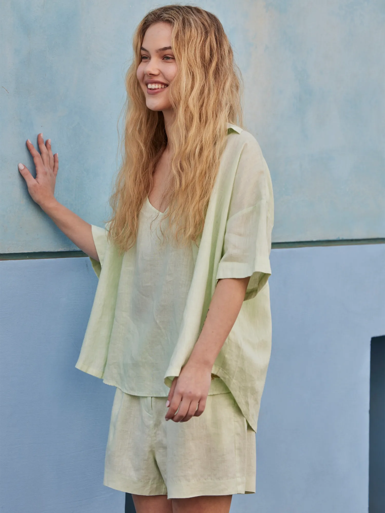 Short cropped linen shirt