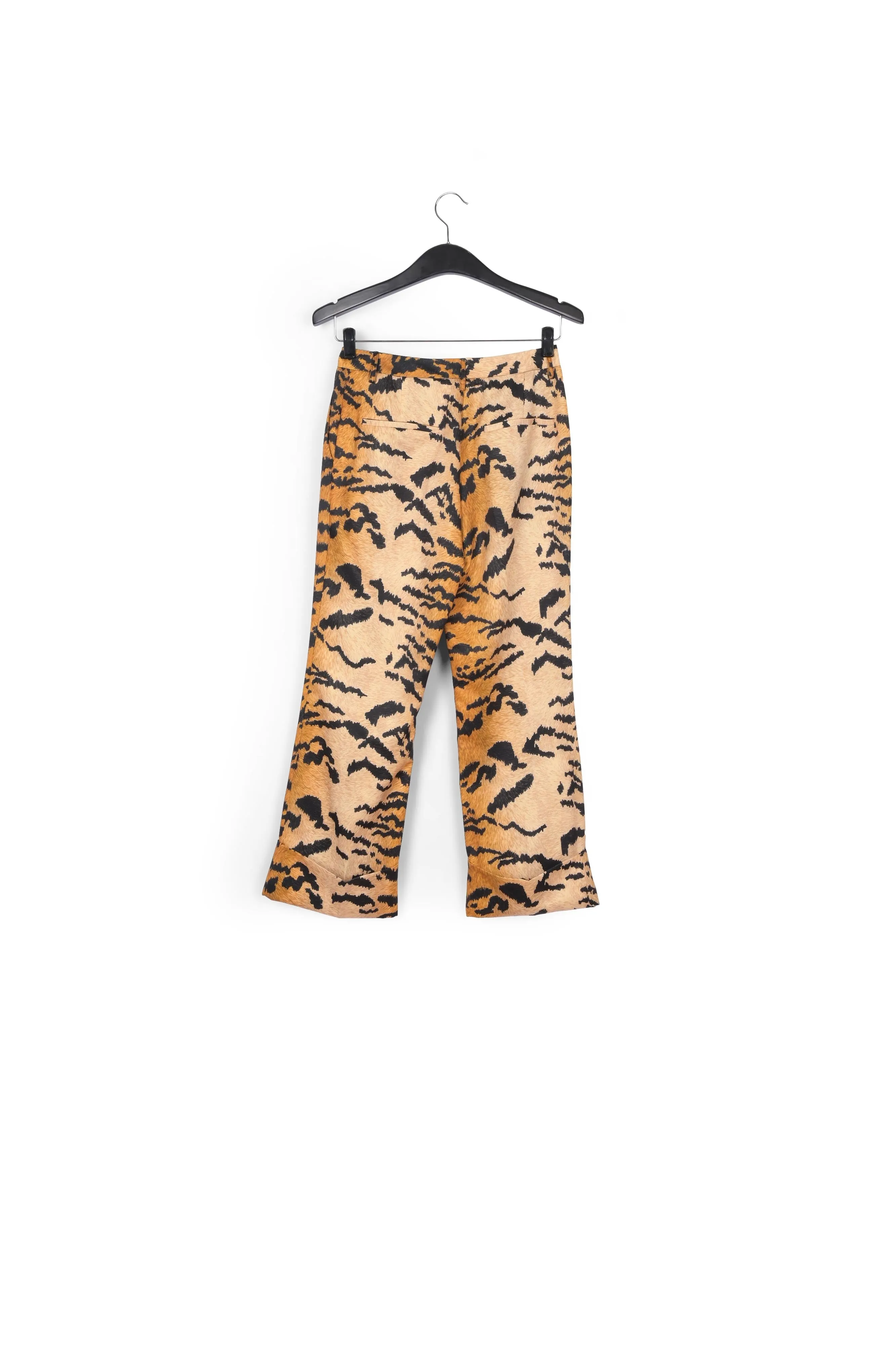 Short flared pants