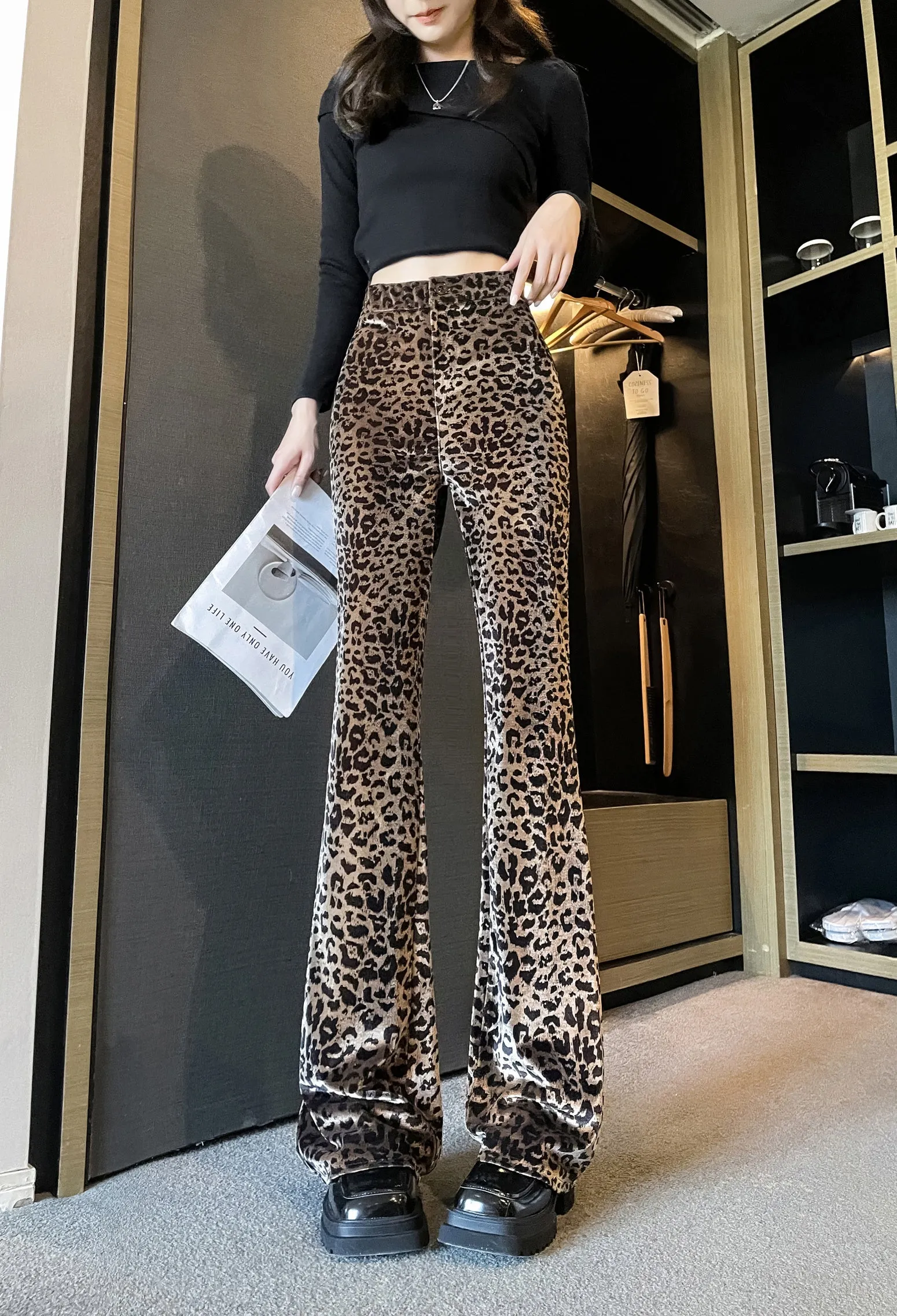 Stylish High-Waisted Flared Leg Trousers with a Slimming Effect