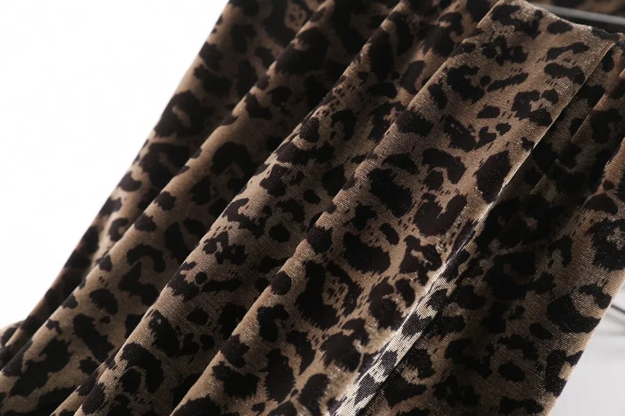 Stylish High-Waisted Flared Leg Trousers with a Slimming Effect