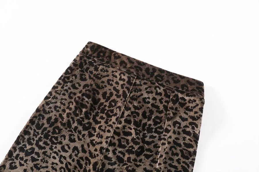 Stylish High-Waisted Flared Leg Trousers with a Slimming Effect