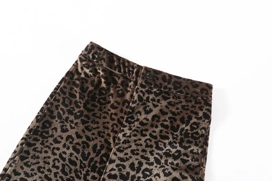 Stylish High-Waisted Flared Leg Trousers with a Slimming Effect