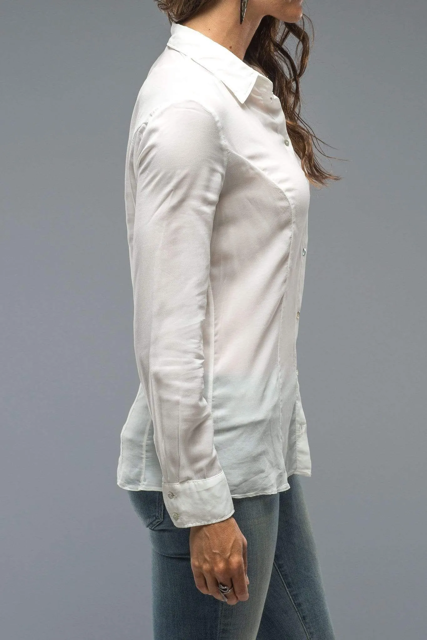 Suri Fitted Long Stretch Blouse