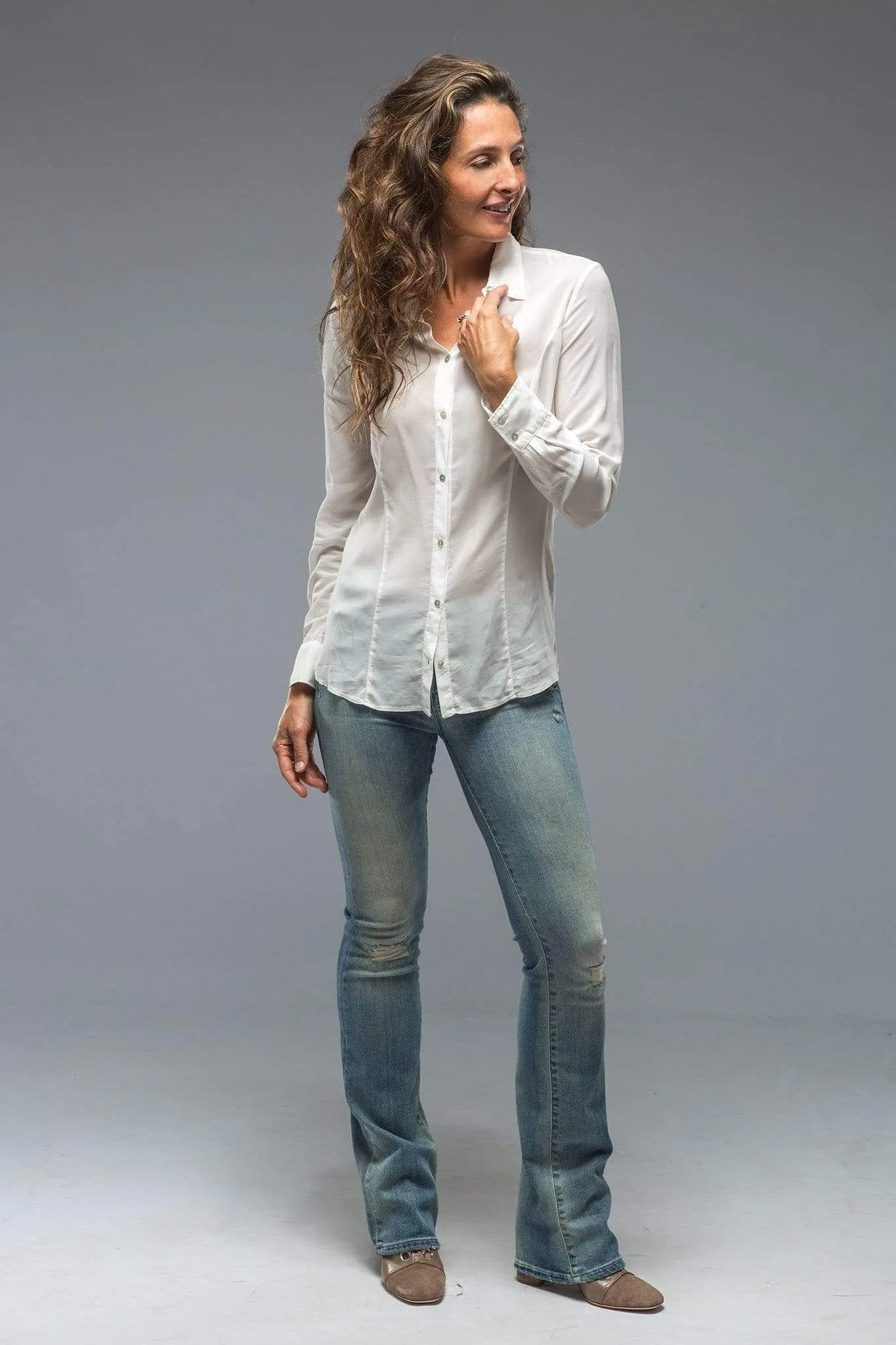 Suri Fitted Long Stretch Blouse