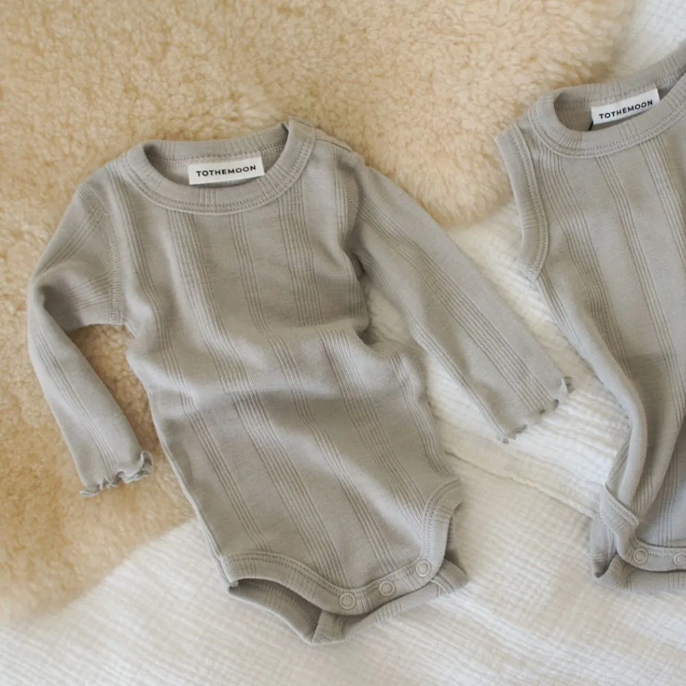 Tothemoon ☾ - Body - Long sleeve - Curled ends - Wool & Silk - Needle pattern - Dove