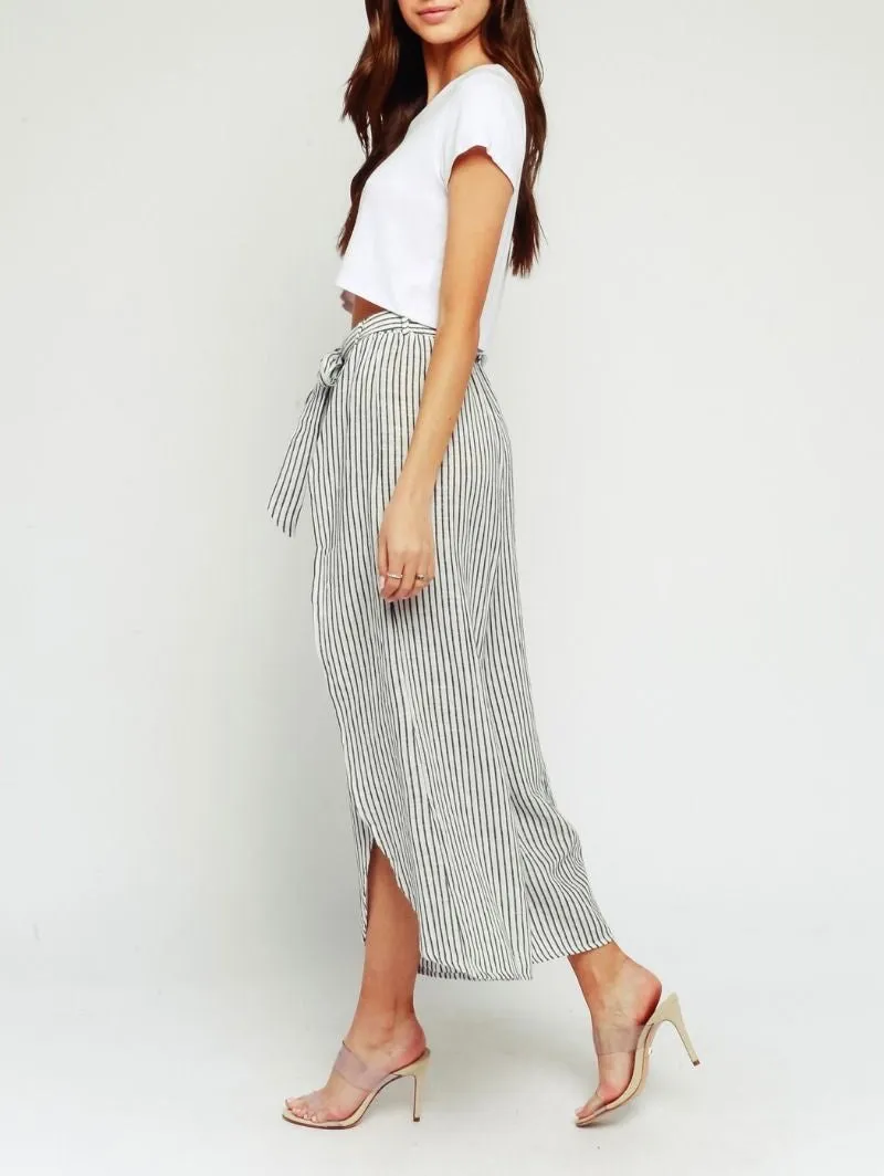 Tulip Slit Cropped Tie Front Beach Pant