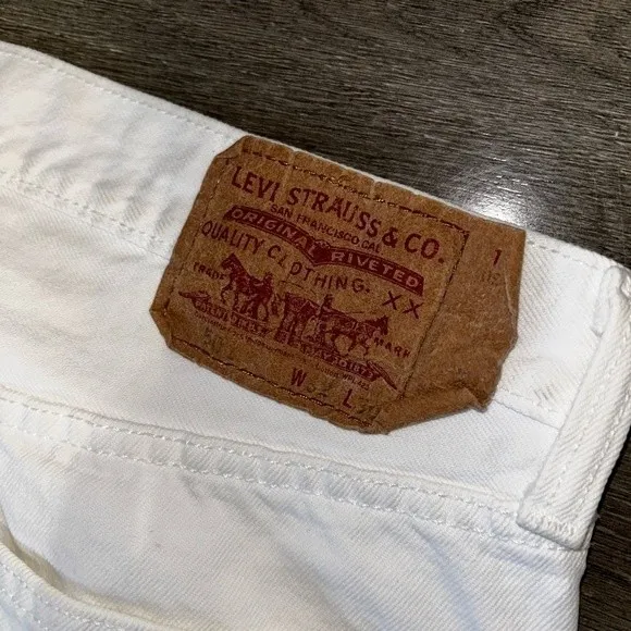 Vintage White Levi’s 501 Cropped Jeans 36” length