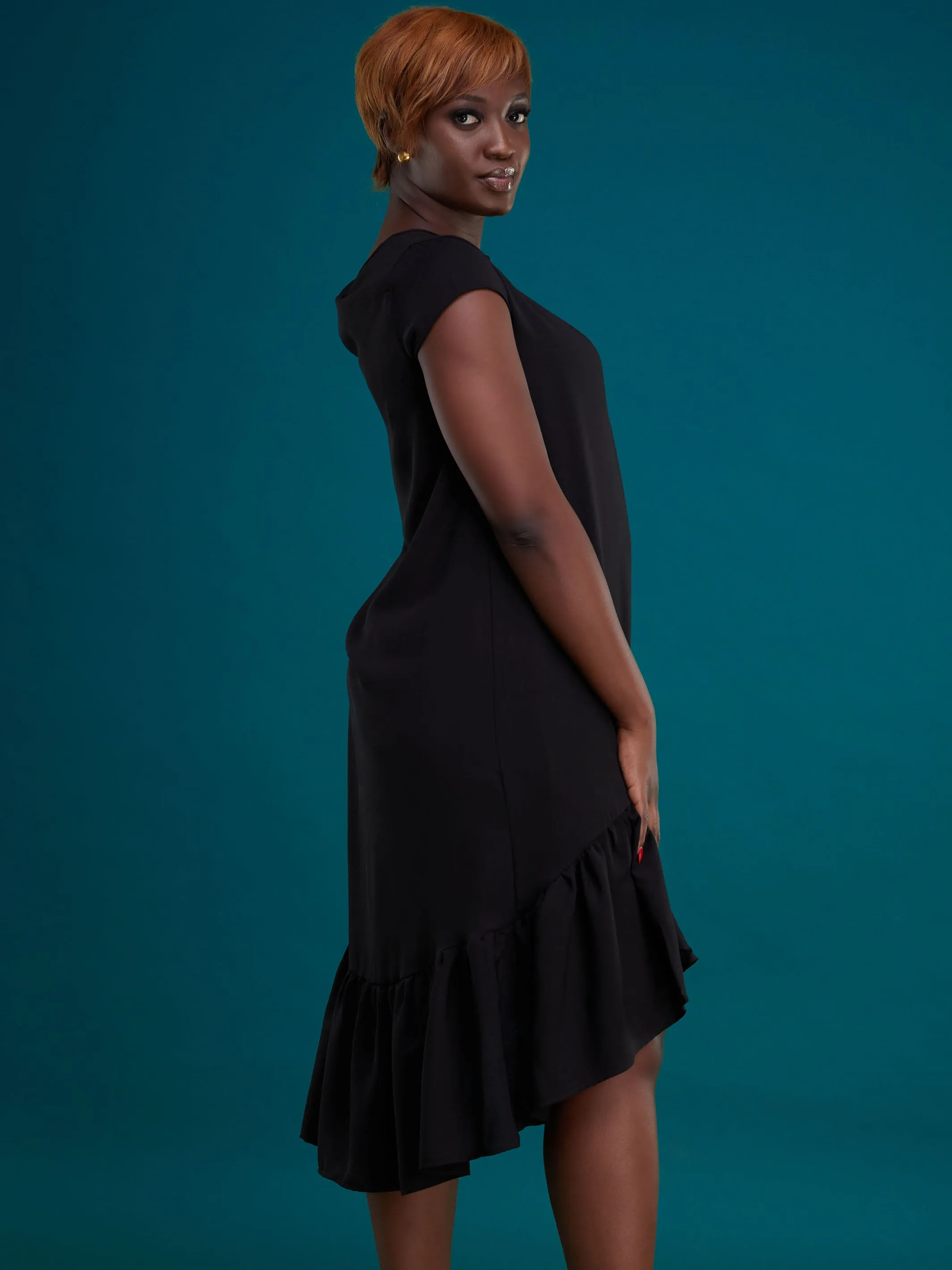 Vivo Ayana Cap Sleeved Shift Dress - Black