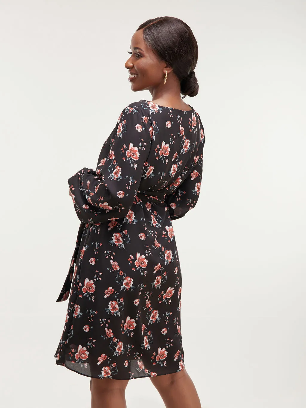 Vivo Zawadi Shift Dress - Black & Red Print