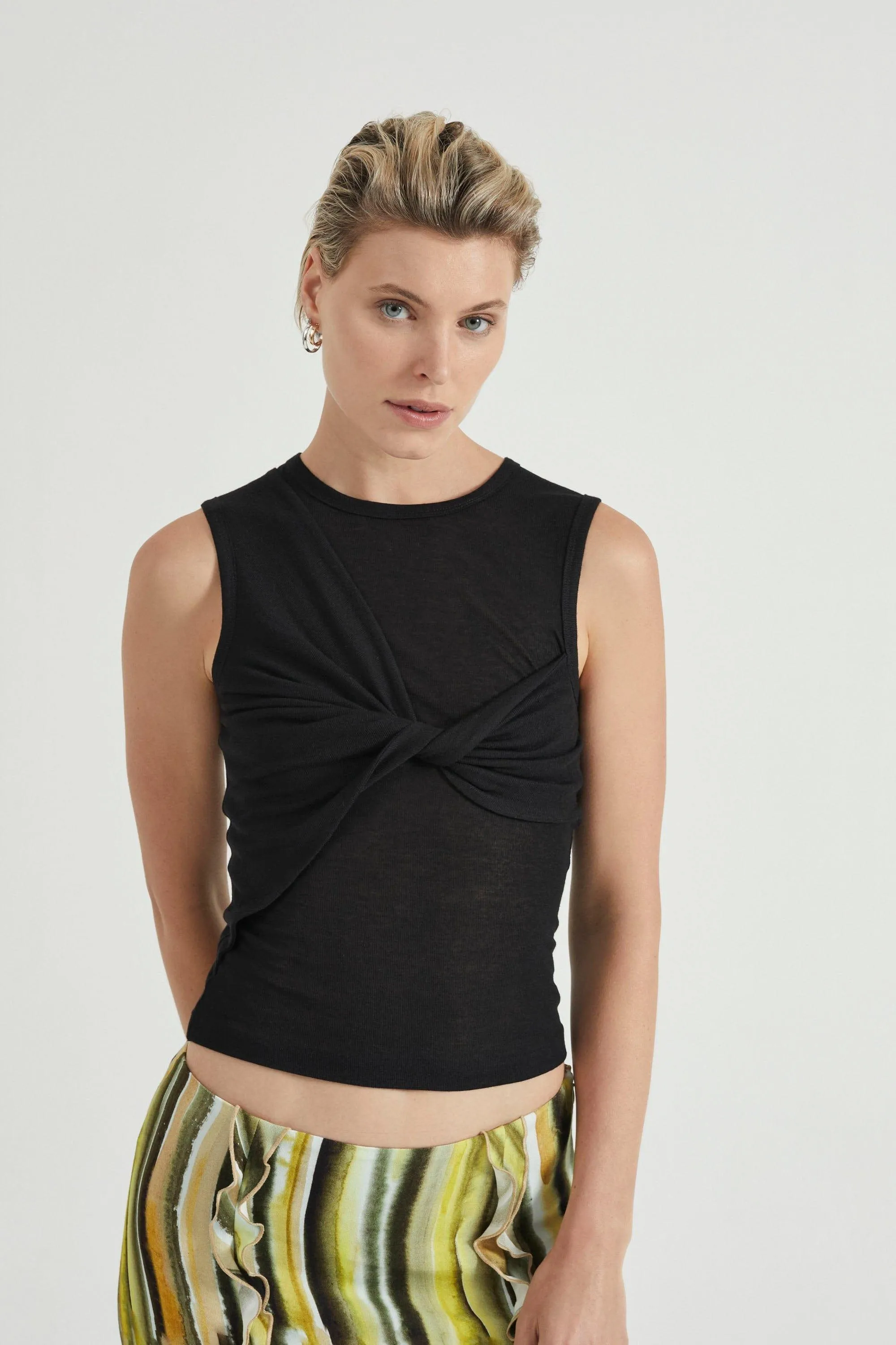 WIND THROUGH TANK | BLACK